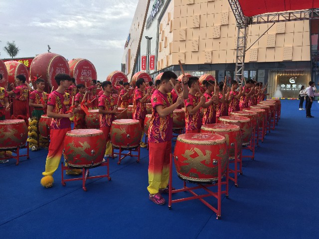 锣鼓队表演